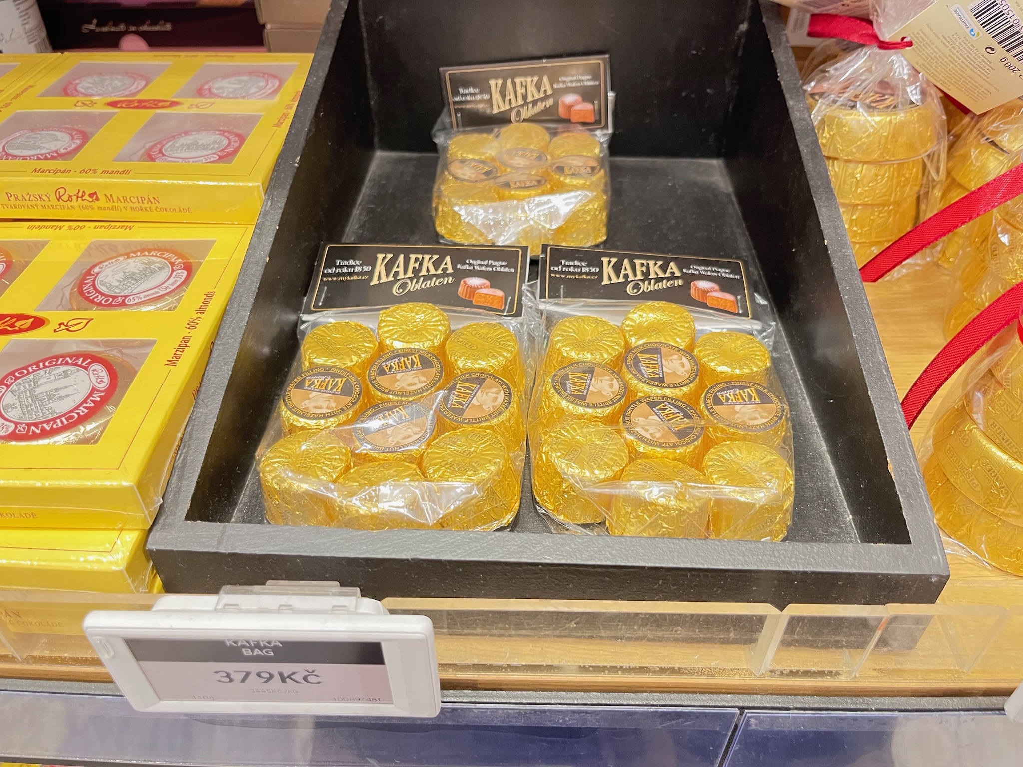 プラハ空港 ばらまき土産