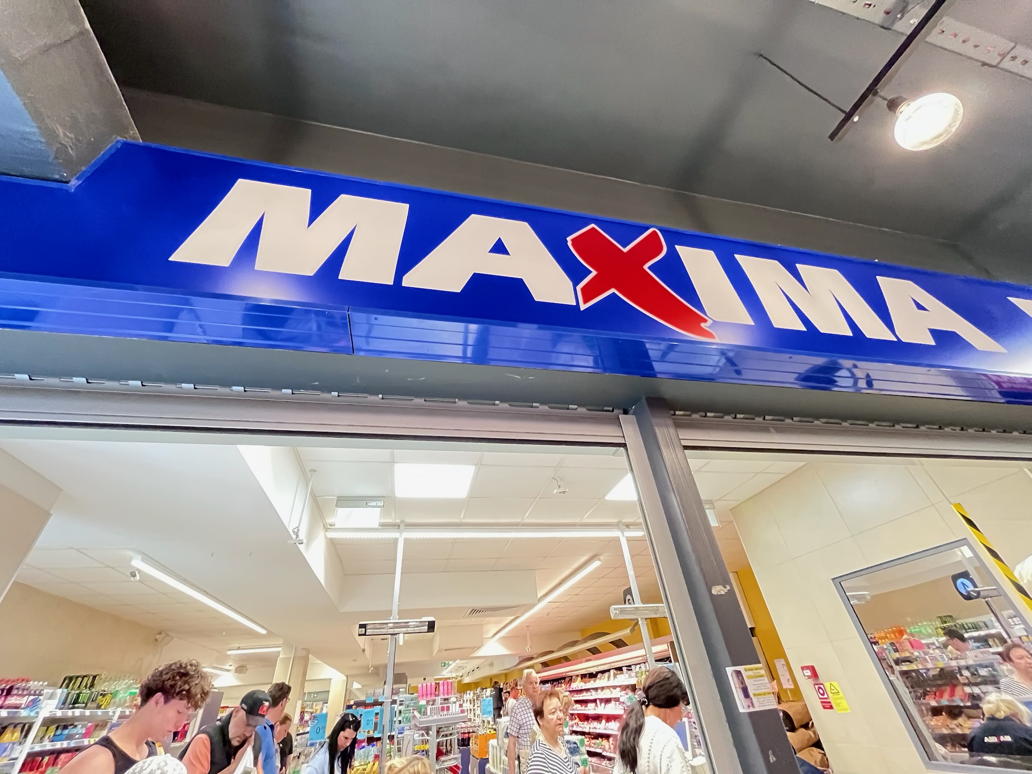 リガ中央市場内にあるスーパーマーケット MAXIMA(マキシマ)