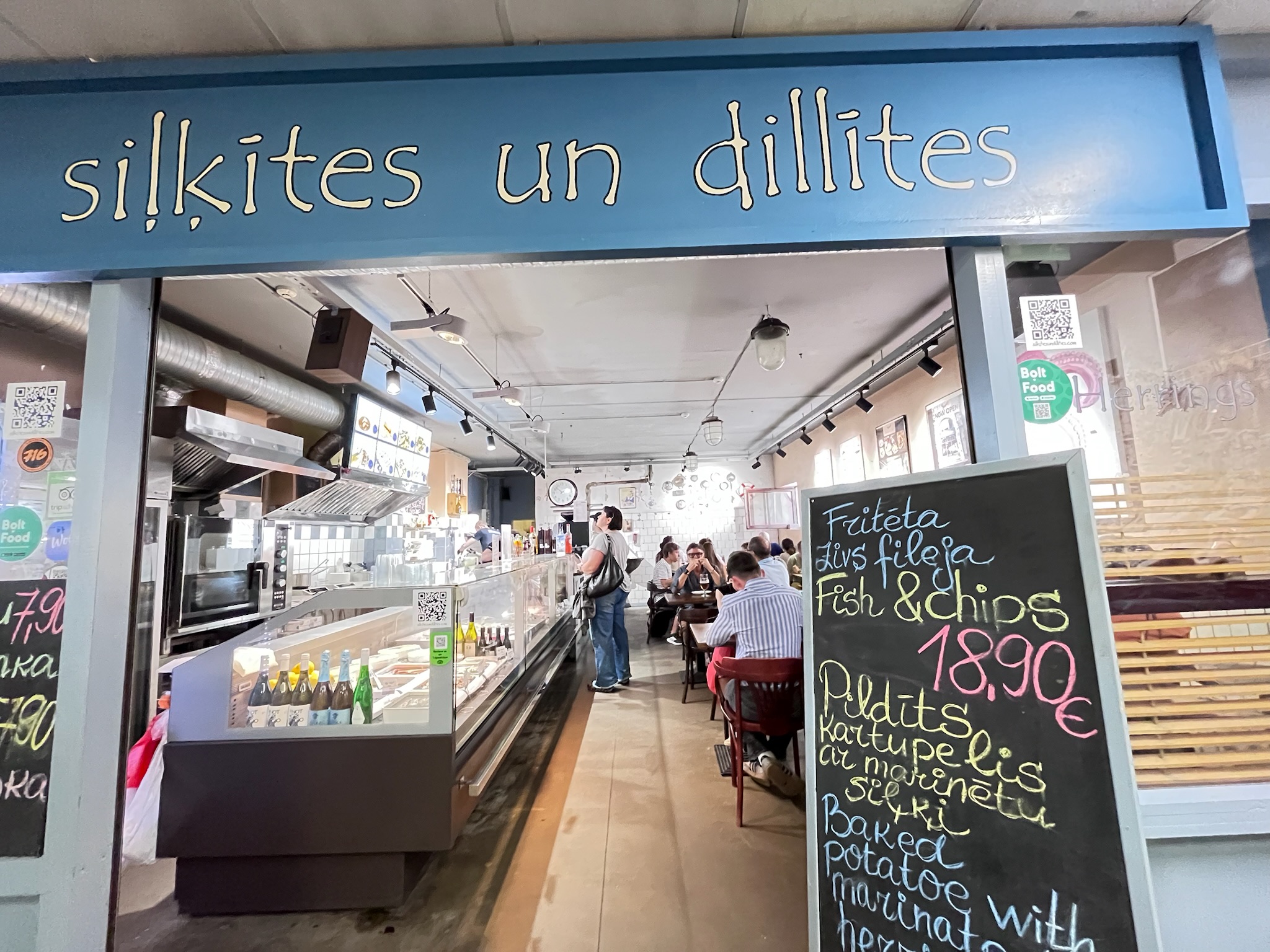 リガ中央市場内の人気店 Siļķītes un Dillītesの外観