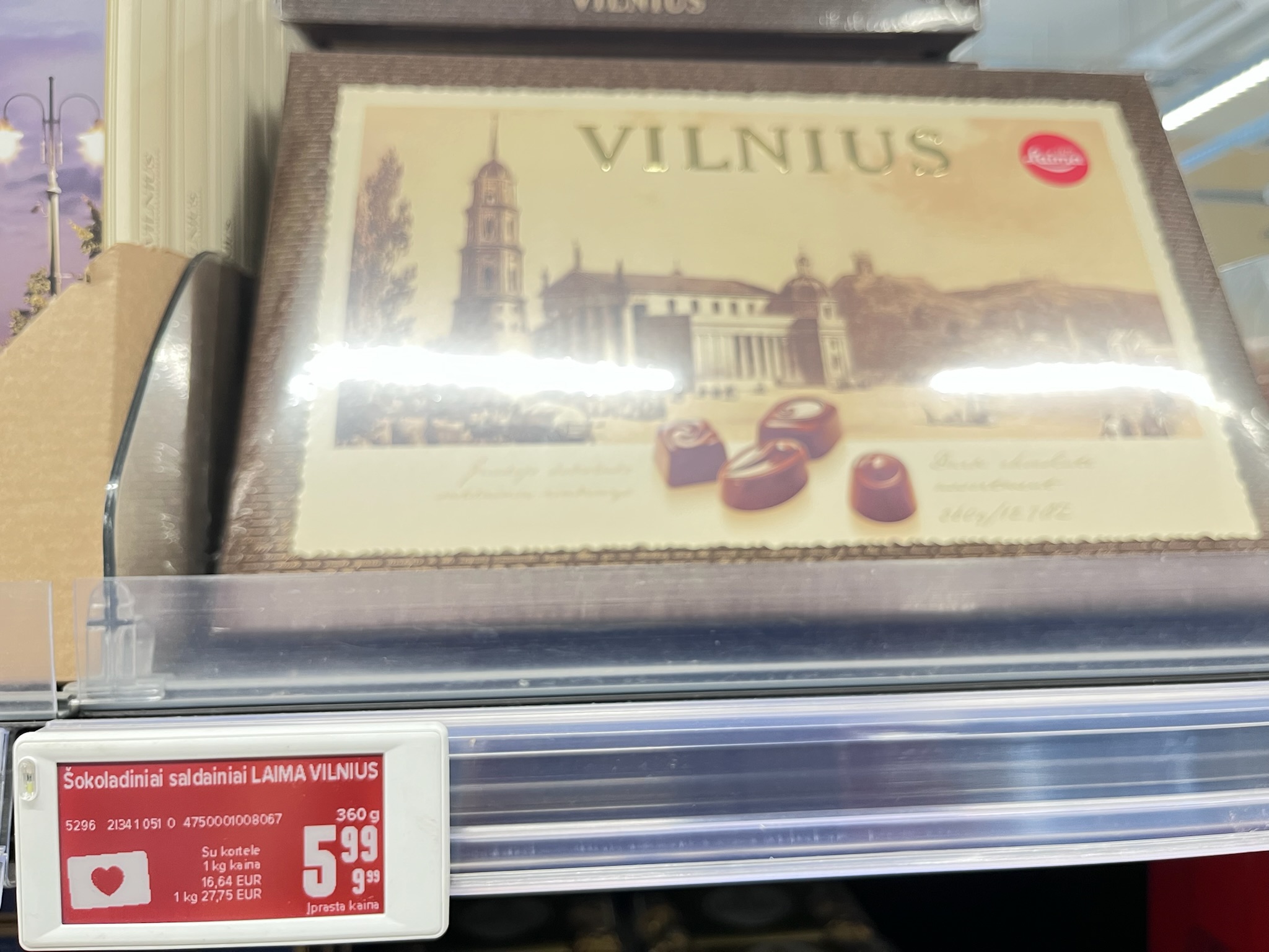 ヴィリニュス大聖堂が描かれたラトビアの老舗ブランドLaima(ライマ)のチョコレートアソート