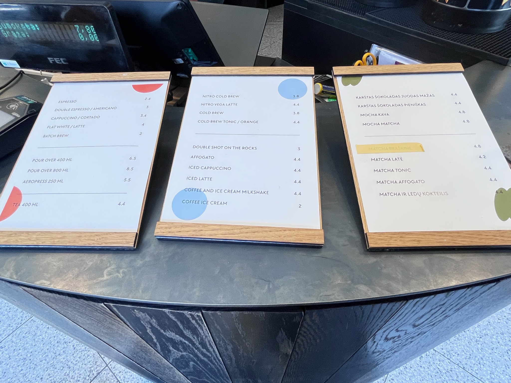 Huracán Coffee のドリンクメニューと価格