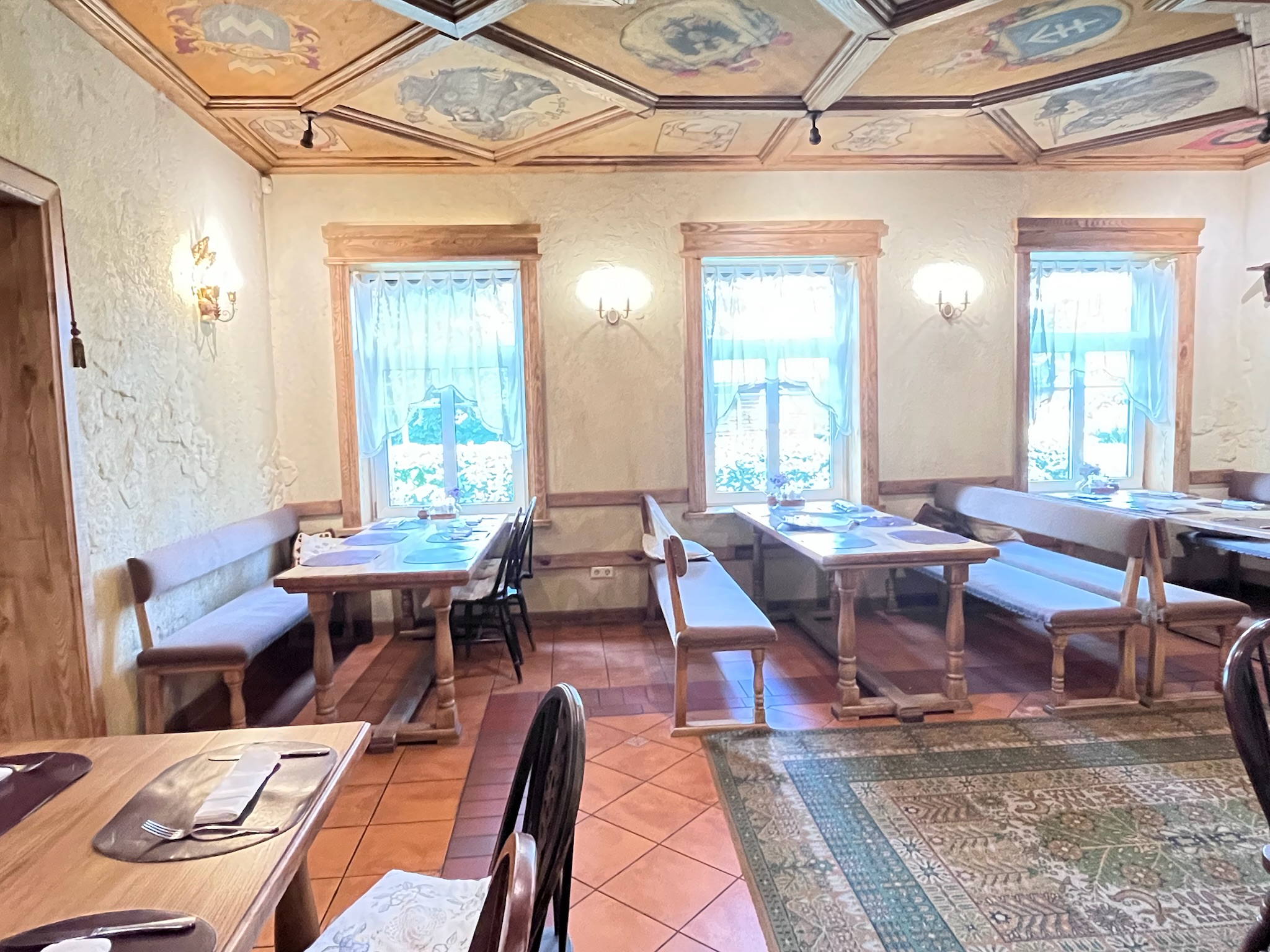 Senoji trobelė のクラシックで落ち着いた屋内席