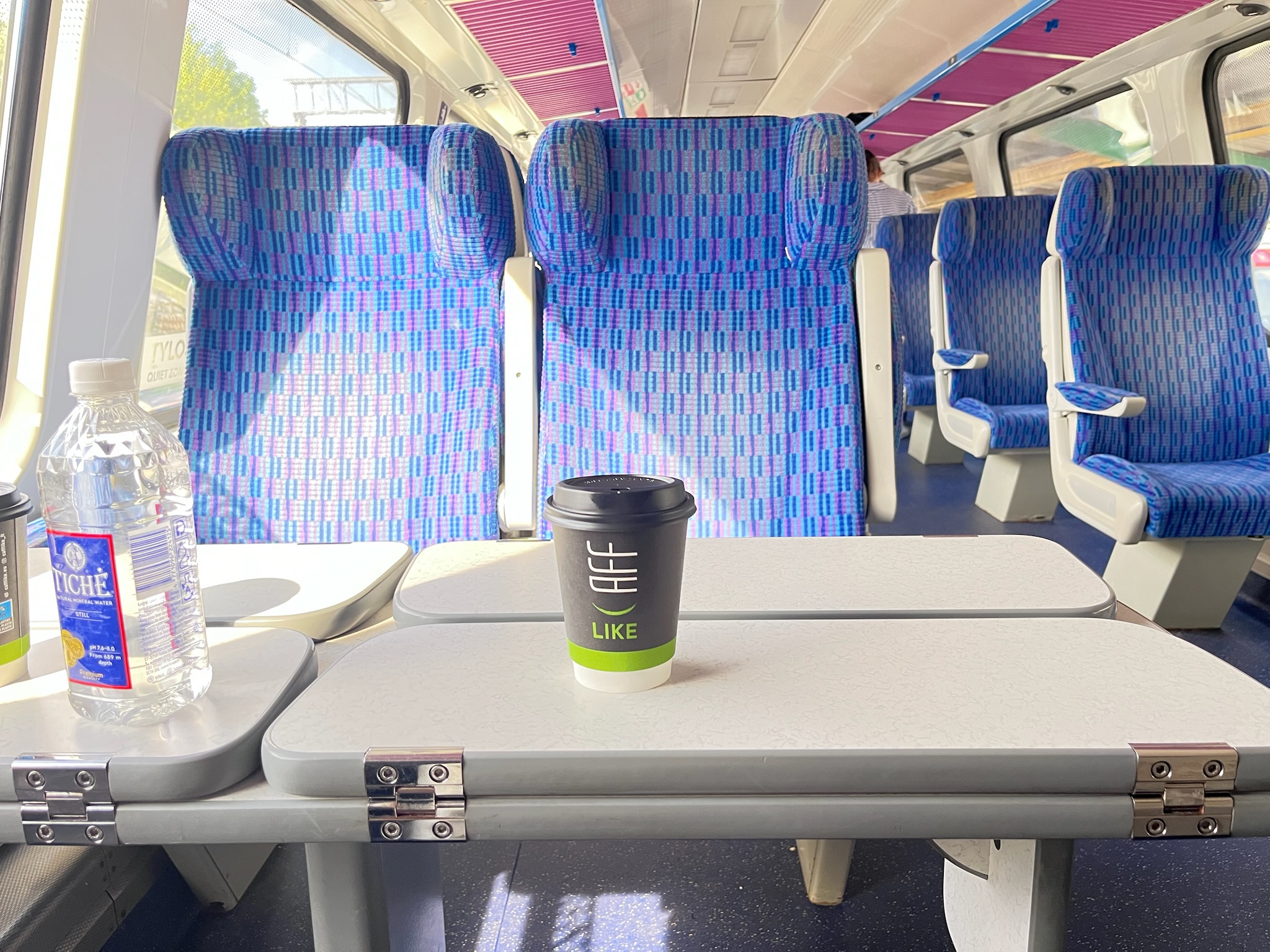 復路で利用したリトアニア鉄道1等席のボックスシート車内