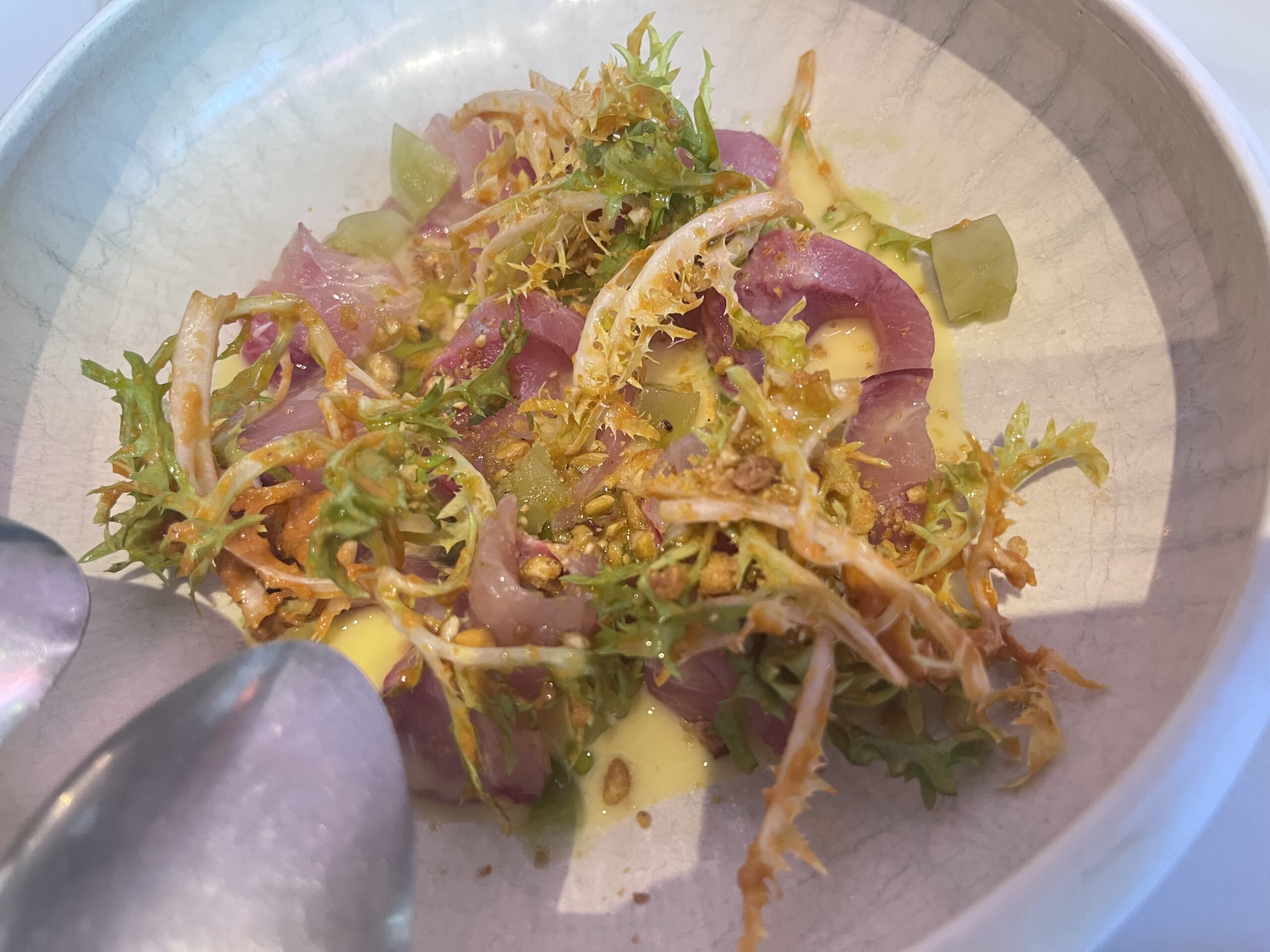 新鮮な本日の魚介を使用した彩り豊かなセビーチェ