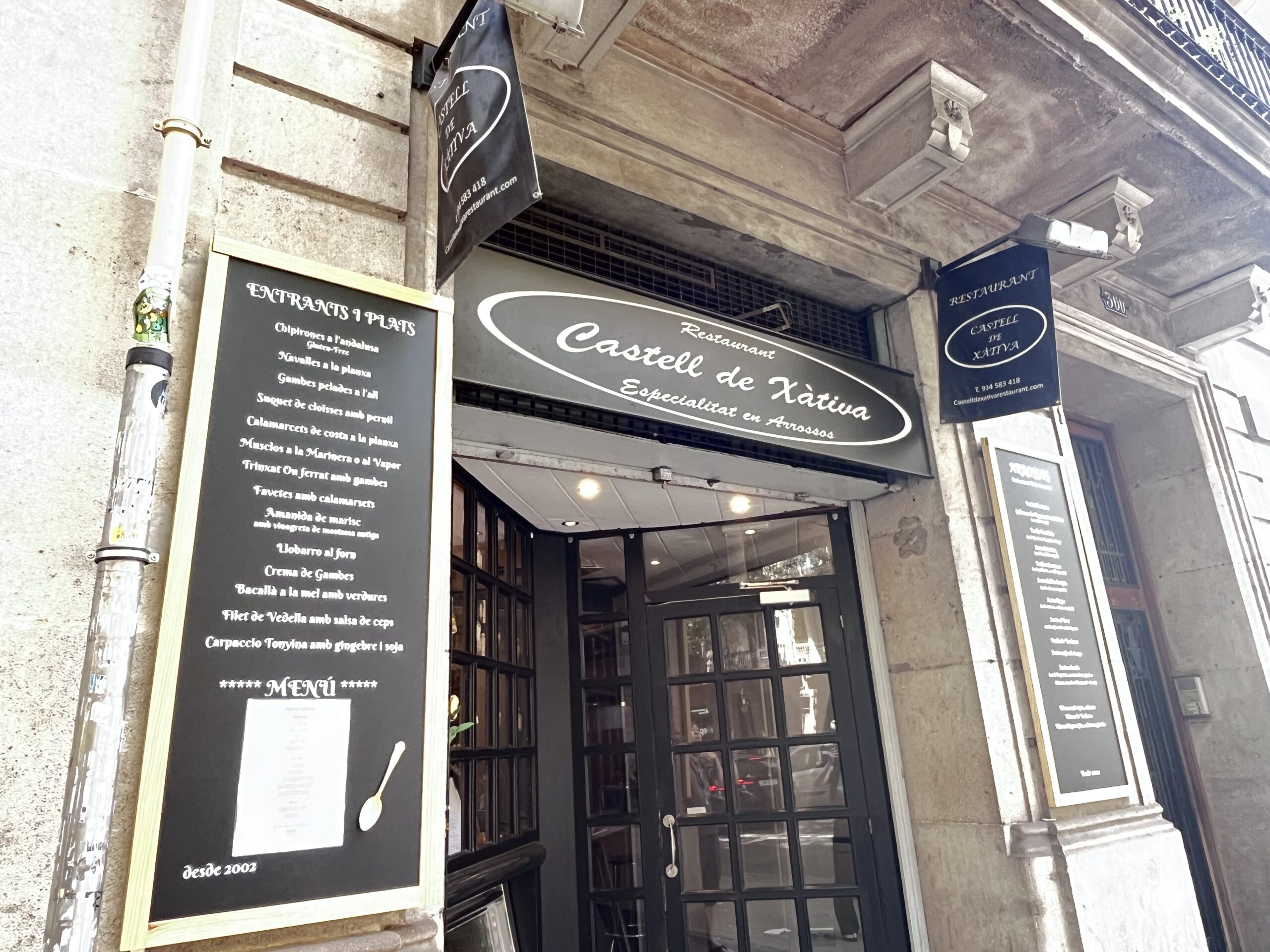 バルセロナで1人前パエリアが頼める人気レストラン Castell de Xàtiva Restaurant の外観