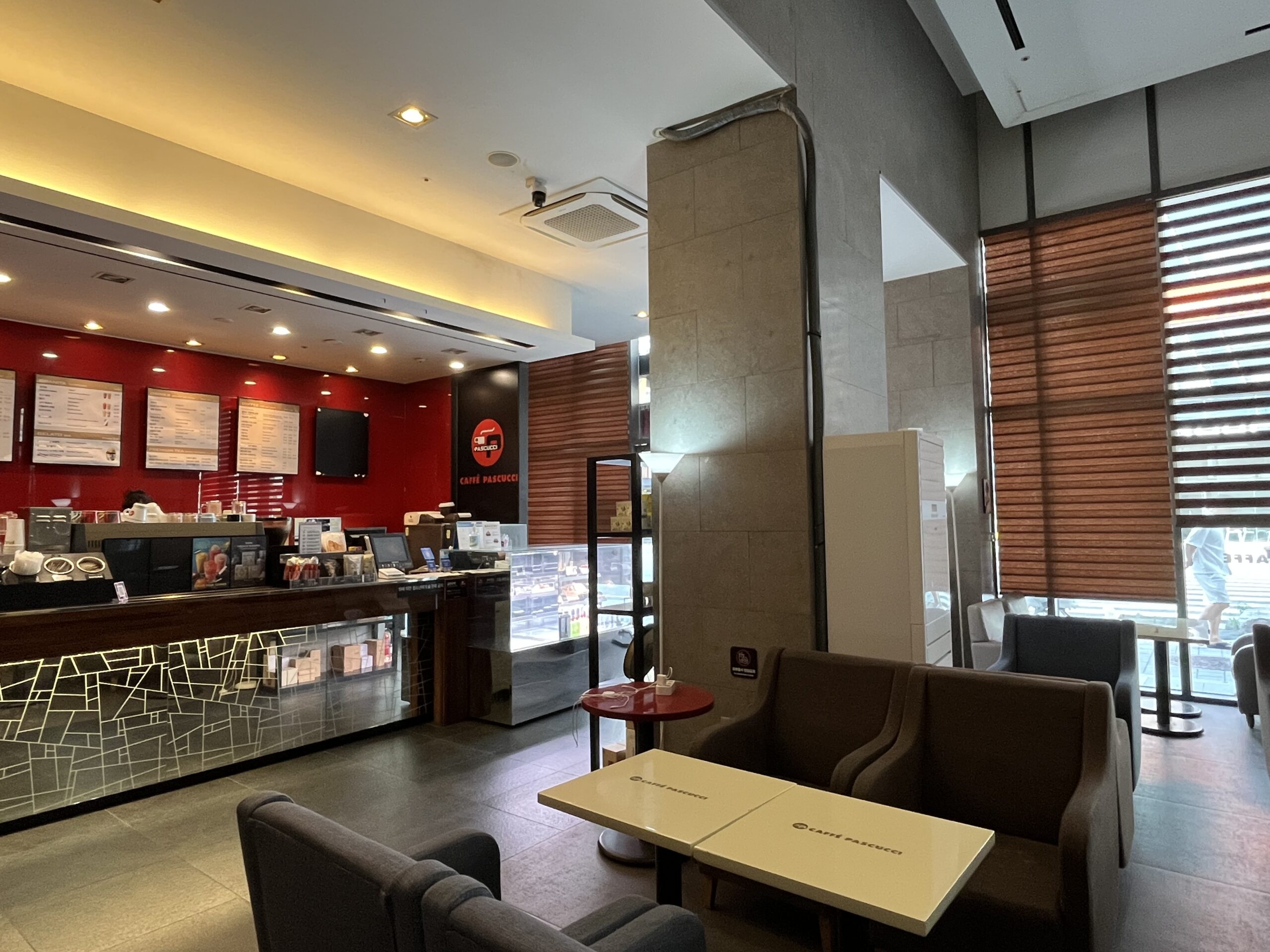 ソラリア西鉄ホテル直結で便利なCAFFÉ PASCUCCIの店舗